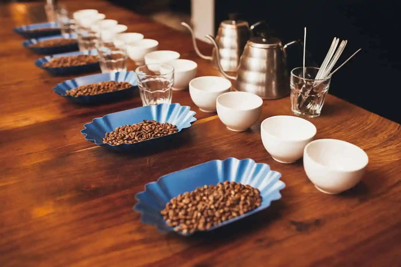 Cupping Tisch mit Specialty Coffee Verkostung